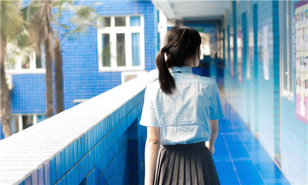 赤城如何找到一个可以帮助我生孩子的女人？